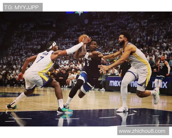 森林狼凭兰德尔25分8篮板表现力克太阳杜兰特与布克合力难阻败局